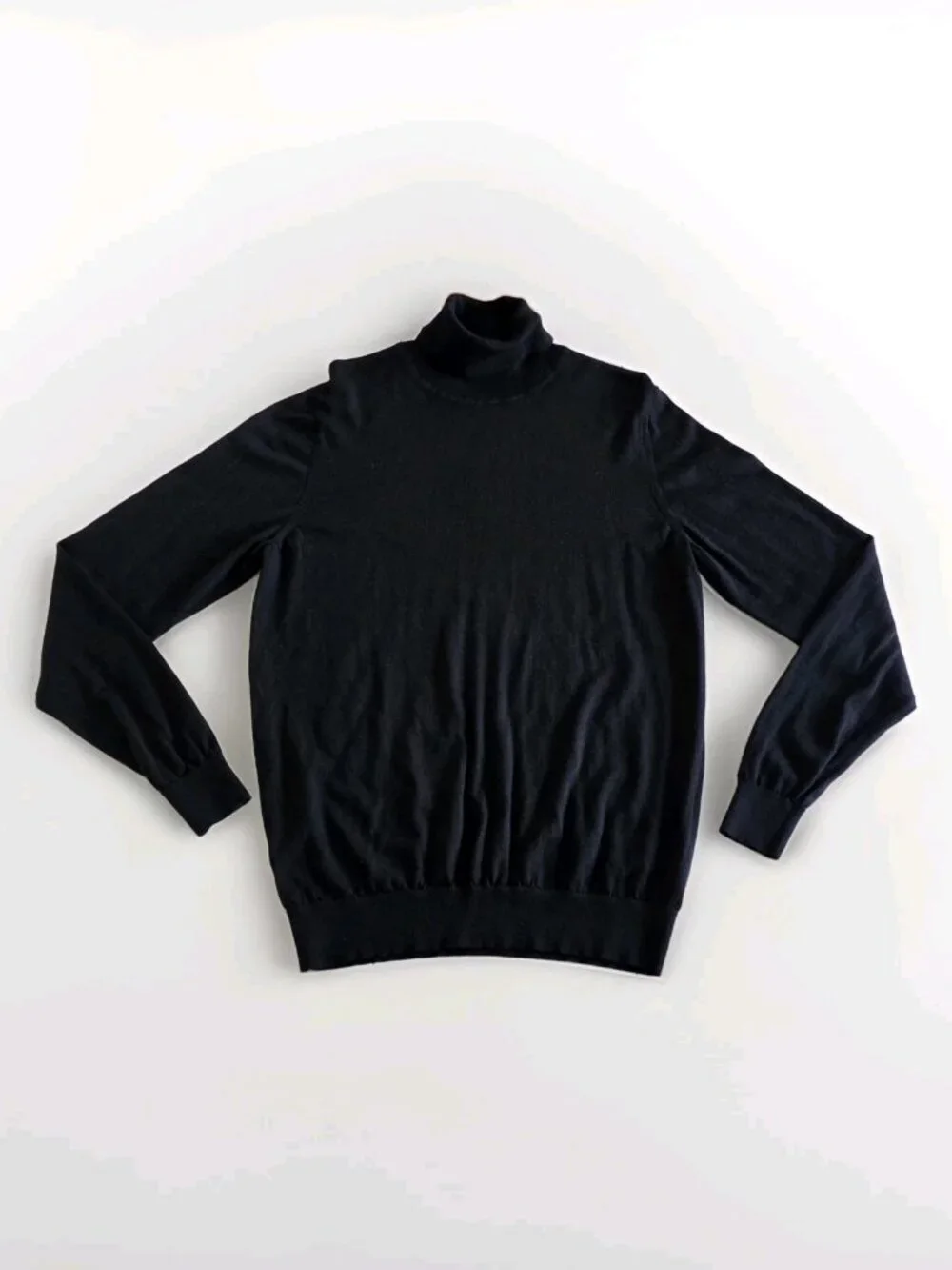 Uniqlo Wool Turtleneck Sweater Men L Black LS Minimalist Polished Versatile Goth